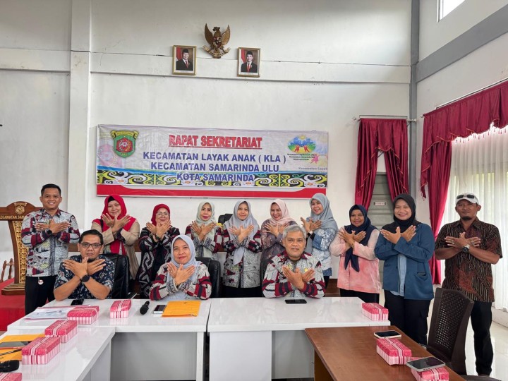 Mohon izin menyampaikan 4/9/2025 Kasi Kesra menghadiri Rapat Kecamatan Layak Anak (KLA) di Aula Kecamatan Samarinda Ulu
