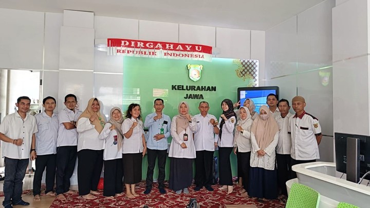 Mohon izin menyampaikan 10/9/2025 Kunjungan Sekretaris Kecamatan Samarinda Ulu, Kasi Pelayanan Umum, dan Staf Kecamatan Samarinda Ulu Melakukan Pembinaan pada Pejabat Struktural dan Staf Kelurahan Jawa