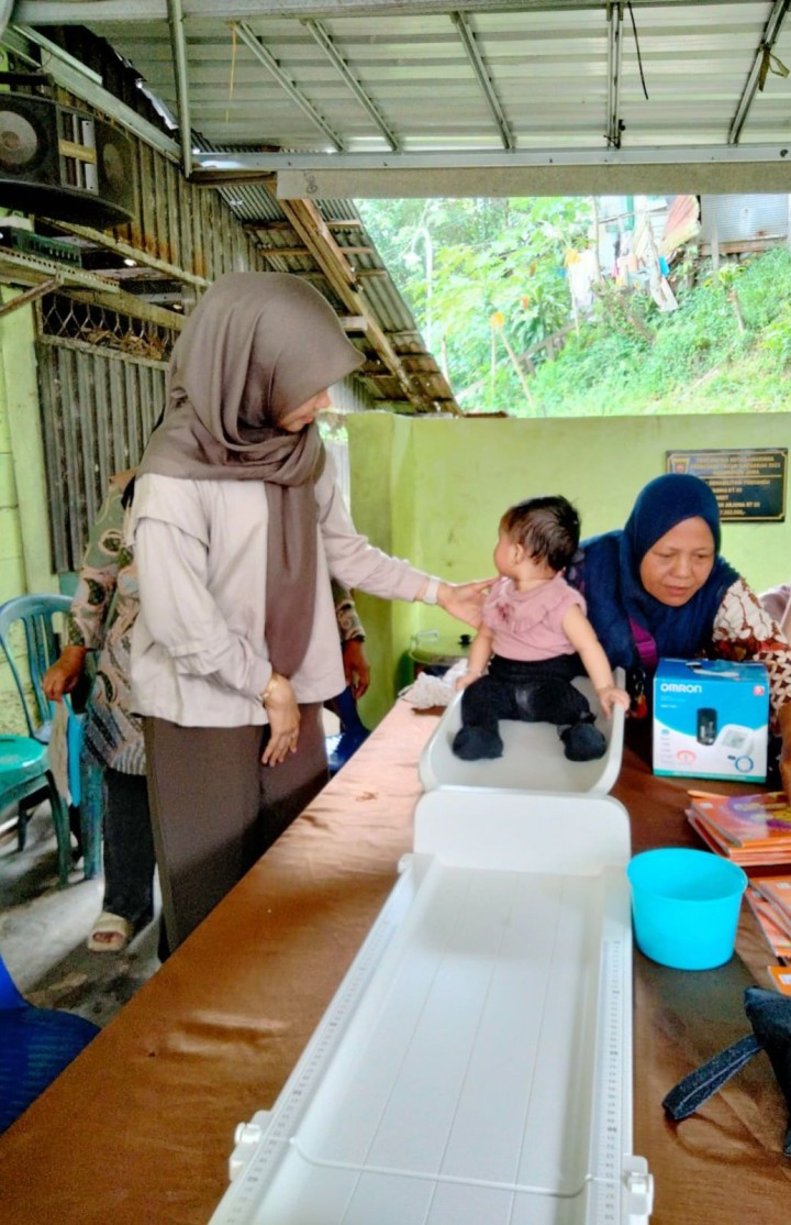 Mohon izin menyampaikan 12/9/2025 Kasi Kesra Kunjungan Posyandu Gading RT 09 dan 10 bersama petugas PKM Pasundan, ketua RT dan kader Posyandu gading