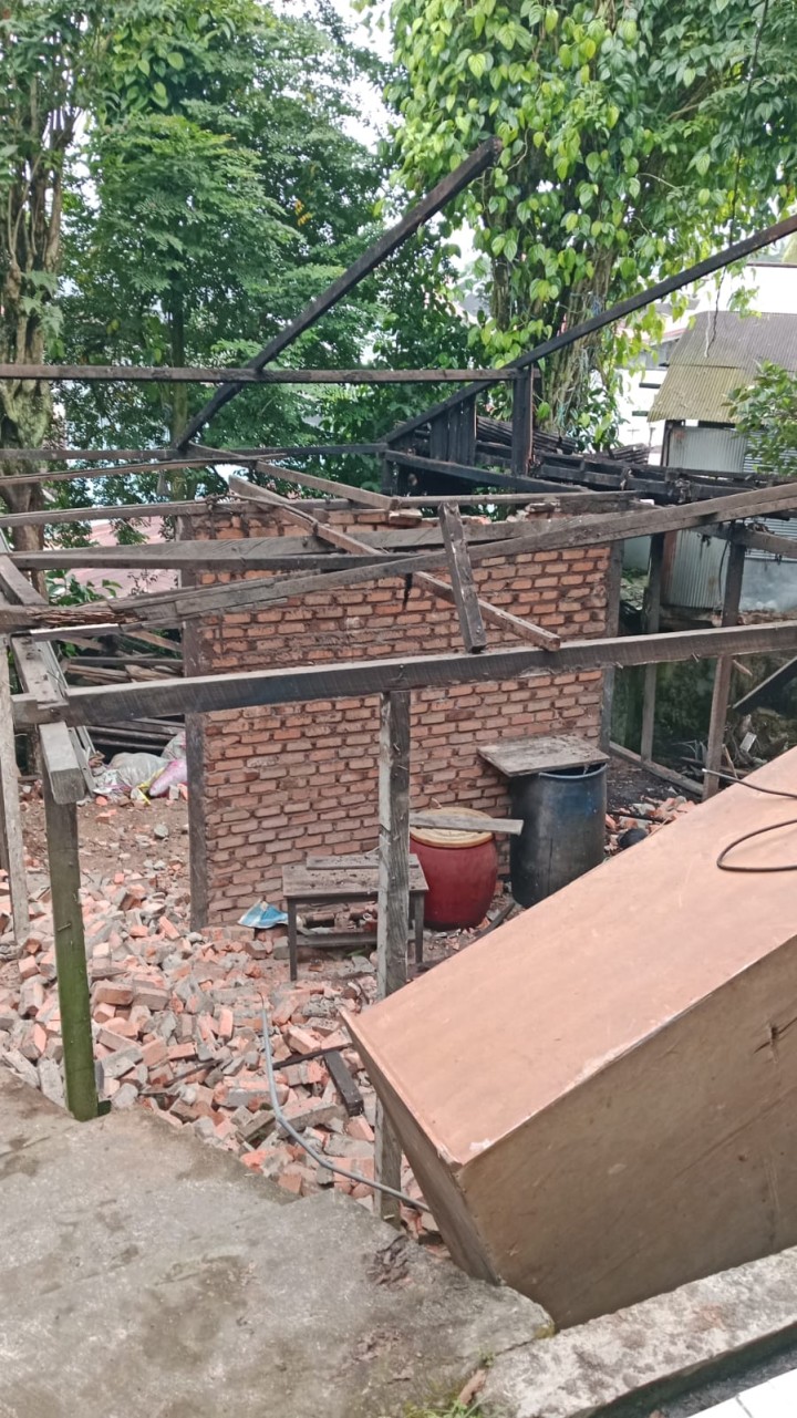 Mohon izin menyampaikan 14/9/2025 Staf Seksi Ekobang LH Kel. Jawa, untuk Peruntuhan Rumah Tidak Layak Huni (RTLH) RT. 32 an. Suranti