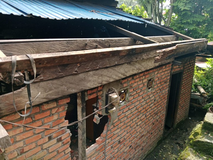Mohon izin menyampaikan 14/9/2025 Staf Seksi Ekobang LH Kel. Jawa, untuk Peruntuhan Rumah Tidak Layak Huni (RTLH) RT. 32 an. Suranti