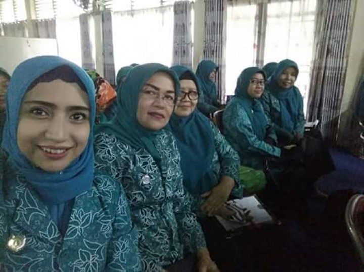 Pertemuan Rutin PKK Kota Samarinda dan Karang Anyar diwakili oleh Ibu Shorea Helminasari, S.Ip.,MA