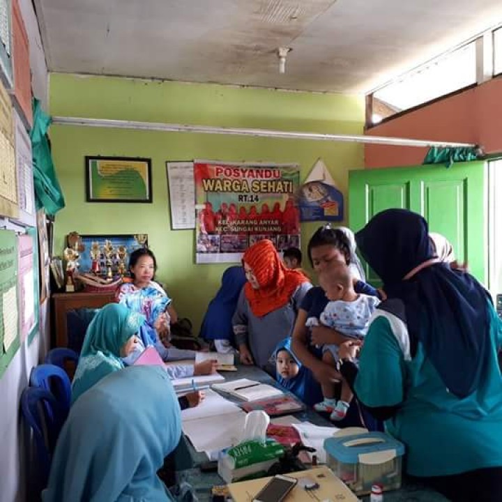 Kegiatan pembinaan di Puskesmas Warga Sehati RT.14 & Puskesmas Cempaka Kuning RT.17 pada tanggal 17 Februari 2018 oleh Bapak Lurah Karang Anyar Dinvi Kurniadi dan Ibu Shorea Helminasari