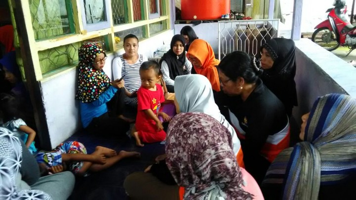 Kegiatan Musyawarah masyarakat desa ( MMD ) kel. Karang anyar kec. Sungai kunjang kelompok II praktik komunitas D-3 kebidanan poltekes kemenkes