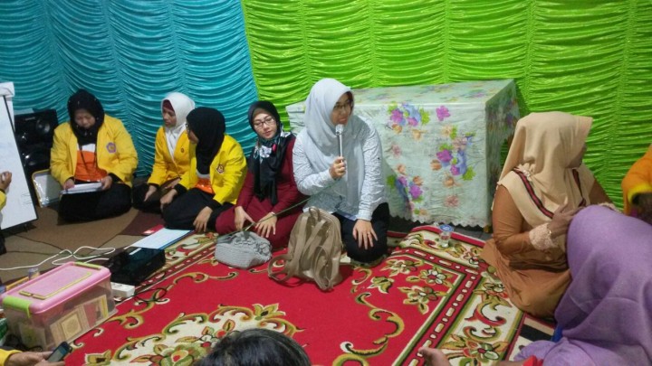 Kegiatan Musyawarah masyarakat desa ( MMD ) kel. Karang anyar kec. Sungai kunjang kelompok II praktik komunitas D-3 kebidanan poltekes kemenkes