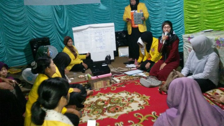 Kegiatan Musyawarah masyarakat desa ( MMD ) kel. Karang anyar kec. Sungai kunjang kelompok II praktik komunitas D-3 kebidanan poltekes kemenkes