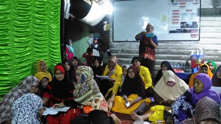 Kegiatan Musyawarah masyarakat desa ( MMD ) kel. Karang anyar kec. Sungai kunjang kelompok II praktik komunitas D-3 kebidanan poltekes kemenkes
