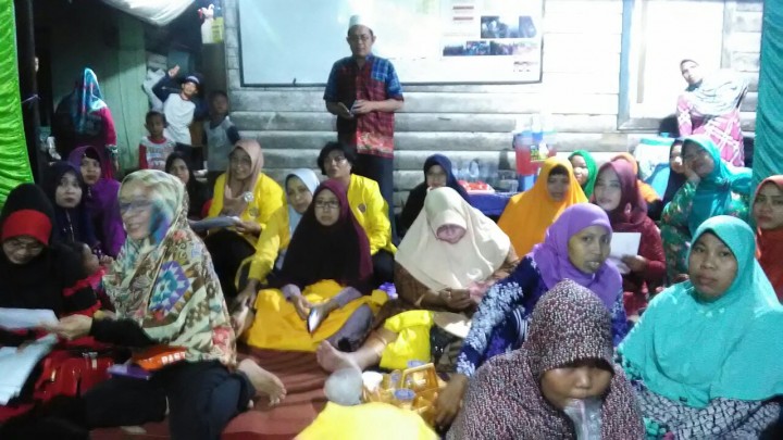 Kegiatan Musyawarah masyarakat desa ( MMD ) kel. Karang anyar kec. Sungai kunjang kelompok II praktik komunitas D-3 kebidanan poltekes kemenkes