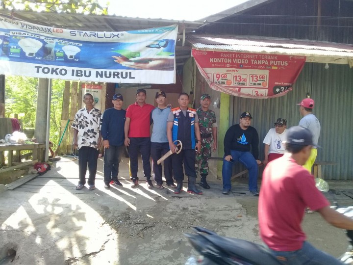 Minggu, 15 April 2018 Gotong royong bersama di wilayah Jl.Kelapa Gading
