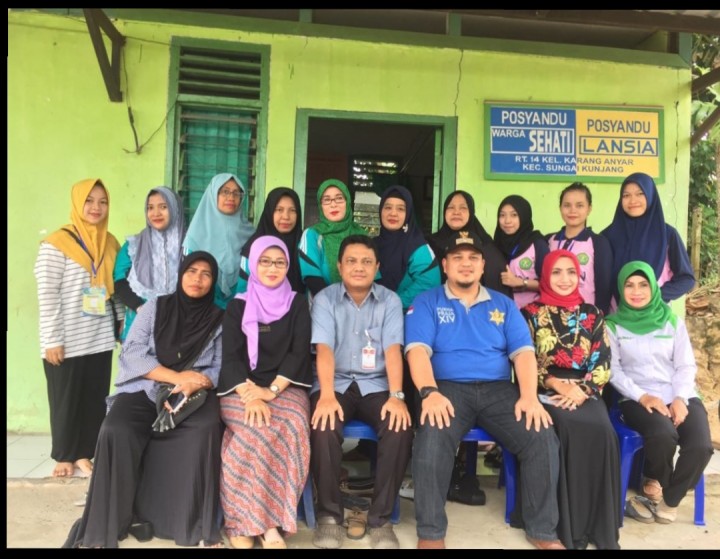 Kunjungan ke Posyandu Wqrga Sehati dan Posyandu Lansia RT.14 Jl.Rimba Karang anyar bersama Lurah, Bu Lurah, Puskesmas Wonorejo dan Mahasiswa KKN