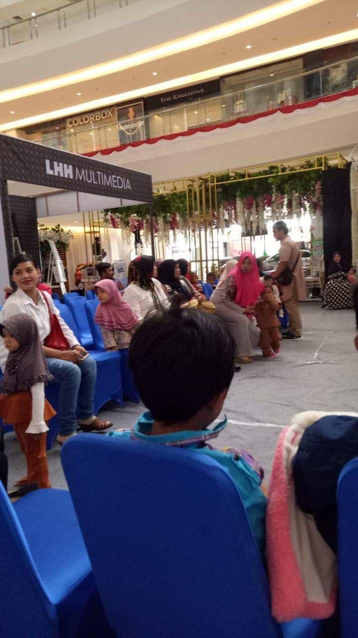 Mengikuti kegiatan Lomba Baby Dance yg diikuti oleh anak-anak dari Ibu-Ibu PKK Karang Anyar di Big Mal