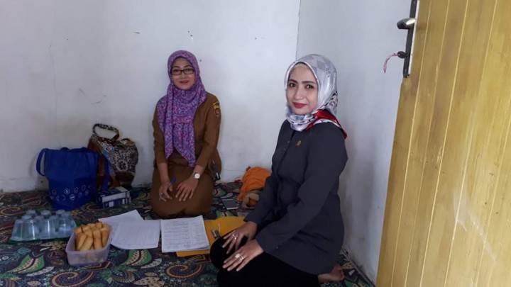 Kunjungan Ketua TP. PKK Kel. Karang Anyar Ibu Shorea Helminasari,S.IP,MA yang ditemani Staf Kel. Karang Anyar serta Mahasiswa KKN UNMUL dan Widya Gama Mahakam Samarinda ke Poyandu Turi RT 15
