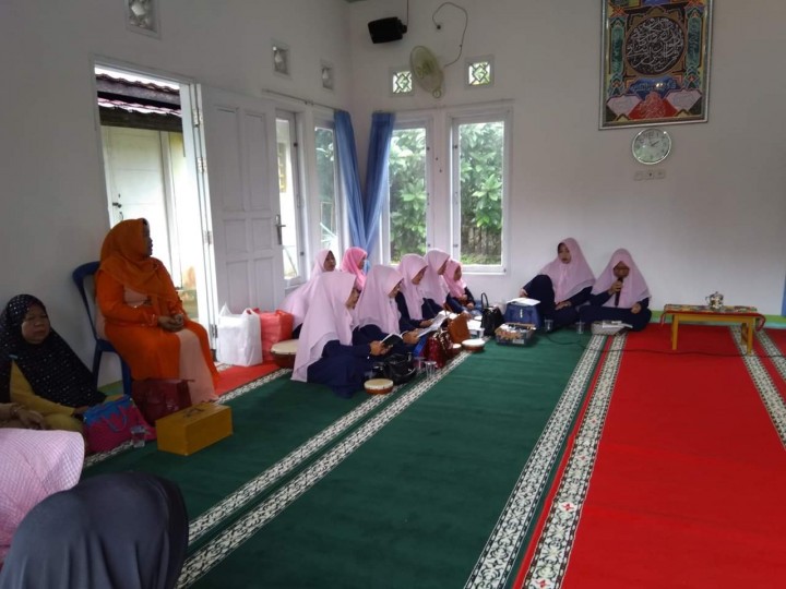 Peringatan Maulid Nabi Besar Muhammad SAW di Mushola Ar Ridho yang diselenggarakan oleh Majelis As-Syifa Kel. Karang Anyar, 03 -12-2018
