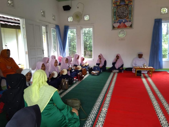 Peringatan Maulid Nabi Besar Muhammad SAW di Mushola Ar Ridho yang diselenggarakan oleh Majelis As-Syifa Kel. Karang Anyar, 03 -12-2018