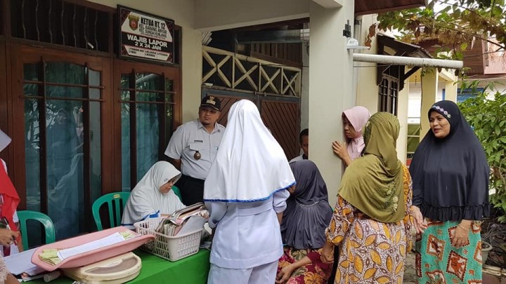 Kunjungan Posyandu Asparagus Rt. 12 Kelurahan Karang Anyar bersama Ibu Shofea Ketua PKK & Lurah Karang Anyar Bpk Dinvi dan Kasie Ekbang Ibu Mardiana pada hari Rabu, 23-01-2019