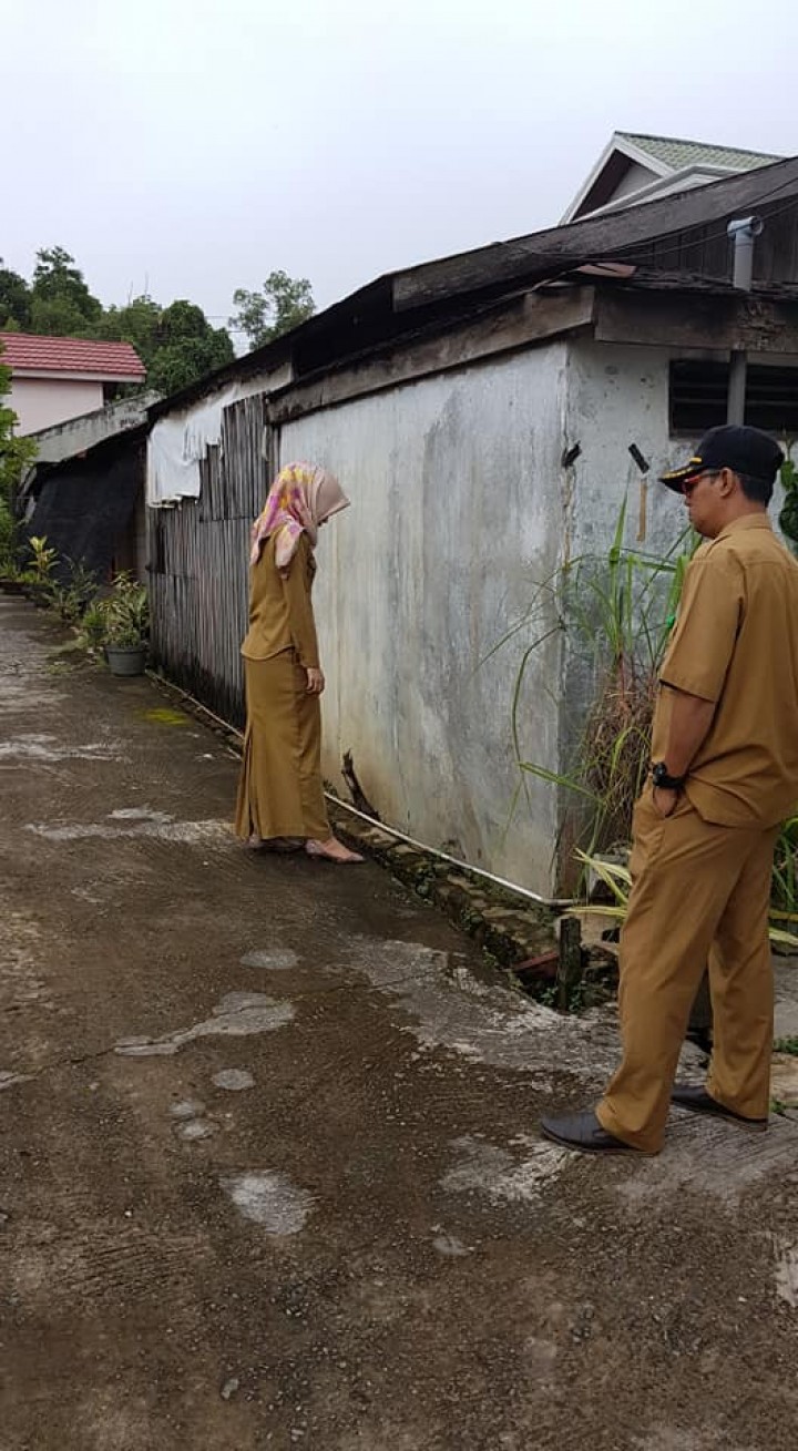 Selasa, 2 Januari 2019, Peninjauan Drainase Ke RT" di Lingkungan Kelurahan Karang Anyar