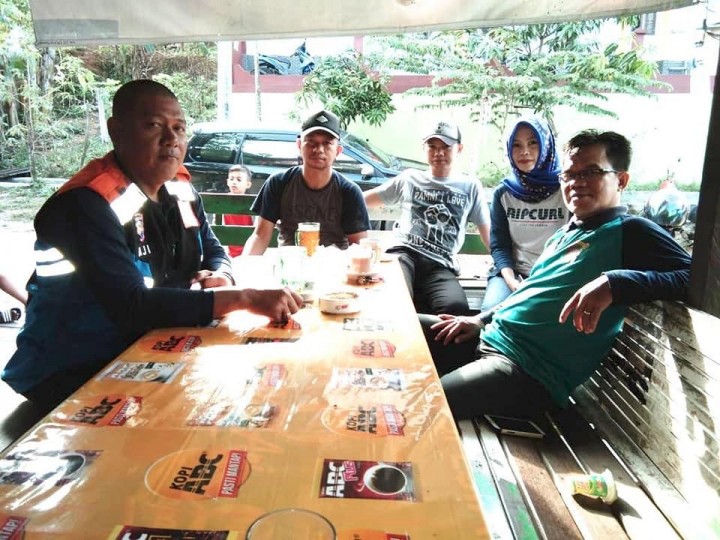 Minggu, 17 Maret 2019 kerja bakti pengecoran Jalan di Jalan Kelapa Gading RT.038