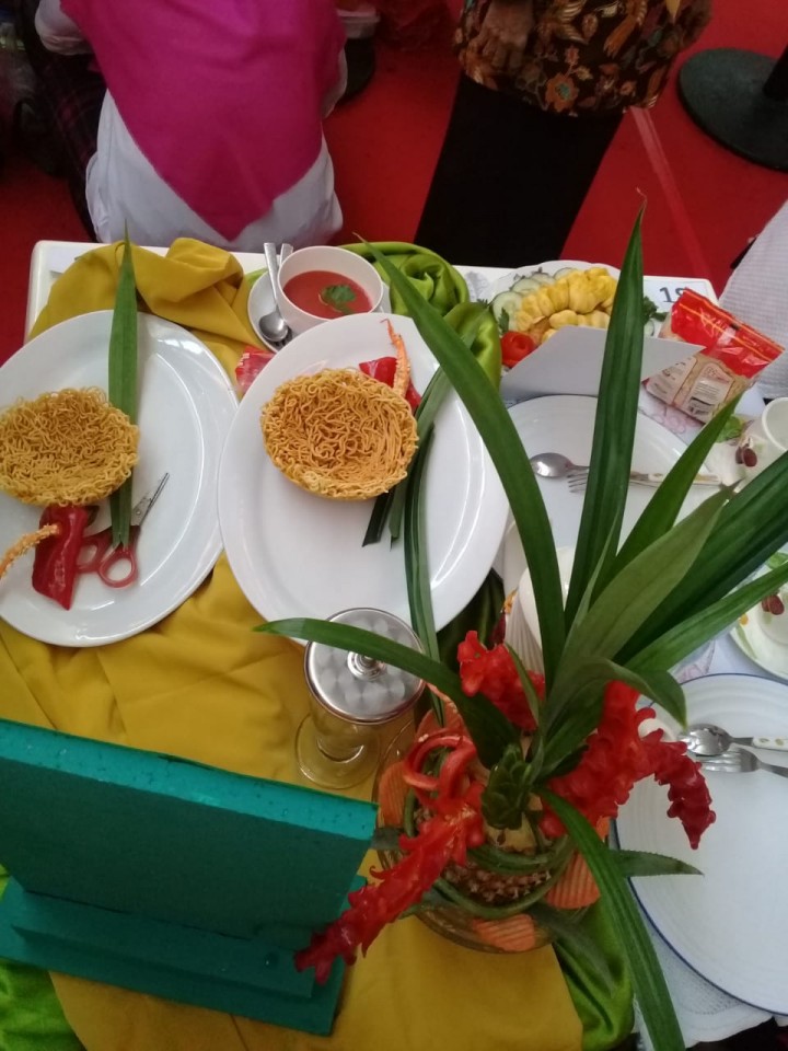 6 april 2019 Tim PKK Karang Anyar mengikuti lomba kreasi Mie di Bigmall dalam rangka Hari Kartini 2019