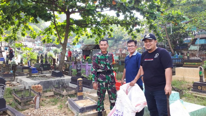 8 april 2019 Goto g royong membersihkan lahan kuburan tengkawang kelurahan karang anyar..bersama staf, babins, masyarakat sekitar dan relawan peduli lingkungan karang anyar.