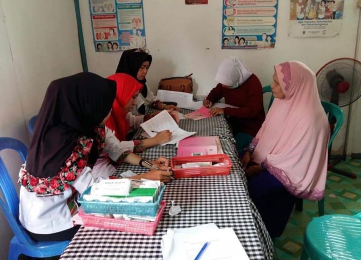12 Juni 2019 .... Kunjungan perdana Kasi Kesra baru Kel. Karang Anyar Ibu Suryenidah,S.Hut pada kegiatan bulanan posyandu lansia Werdha Sejahtera Mandiri