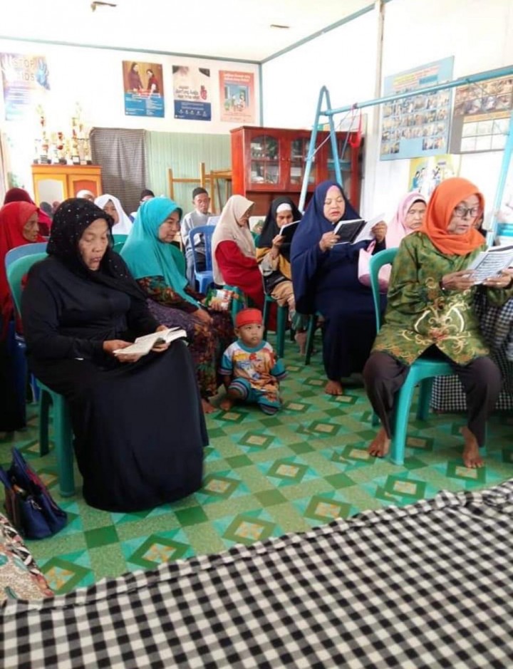 12 Juni 2019 .... Kunjungan perdana Kasi Kesra baru Kel. Karang Anyar Ibu Suryenidah,S.Hut pada kegiatan bulanan posyandu lansia Werdha Sejahtera Mandiri