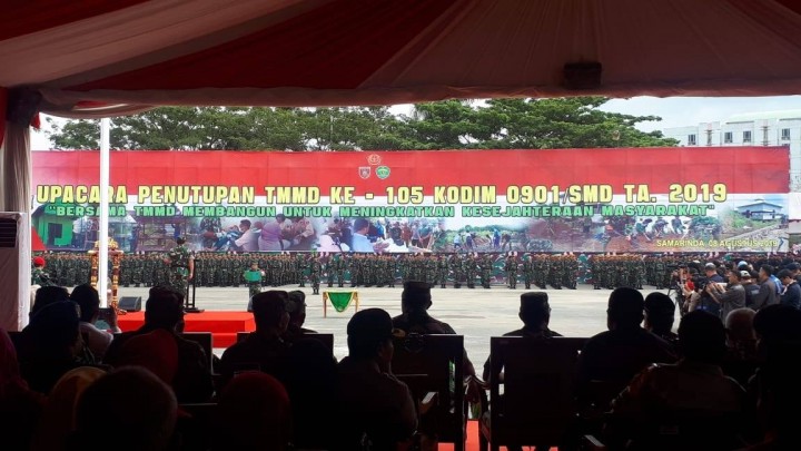08 Agustus 2019 ... Acara penutupan kegiatan Tentara Manunggal Membangun Desa (TMMD) oleh Panglima TNI Marsekal Hadi Tjahjanto,S.IP yang dilaksanakan di Jl. Rapak Indah 2