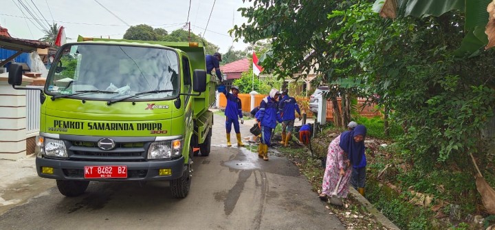 Acara Kerja Bakti di Lingkungan RT.04,05,06 Kel.karang Anyar yg dihadiri Kasie Pemerintahan dan Kasie Kesra pada Minggu, 25 Agustus 2019