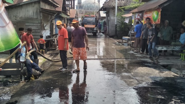 Gotong Royong di Lingkungan RT.18, 19, 20, 21, 22, 23, 24, 25 pada hari Sabtu, 07 September 2019