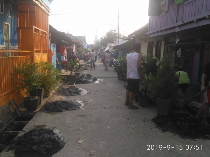 Gotong Royong di Lingkungan RT.18, 19, 20, 21, 22, 23, 24, 25 pada hari Sabtu, 07 September 2019