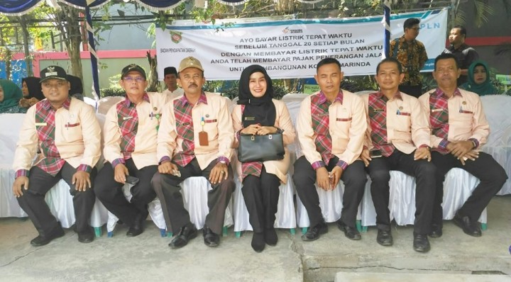 17 Oktober 2019 ... Launching Kampung KB Se-Kecamatan Sungai Kunjang oleh Walikota Samarinda Bpk. H. Syaharie Jaang,S.H.,M.Si di Kantor Kec. Sungai Kunjang yang dihadiri oleh Lurah Pt Lurah Kel. Karang Anyar Bpk. Samsaimun R, SE