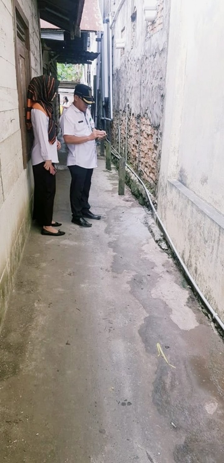 16 Oktober 2019 ... Peninjauan Lapangan oleh Kasi Pemerintah dan Trantib, Kasi Ekobang serta Babinsa, Bhabinkamtibmas dan satpol PP Kel. Karang Anyar, Terkait laporan warga mengenai masalah kebersihan di Jl. Cendana RT 12.