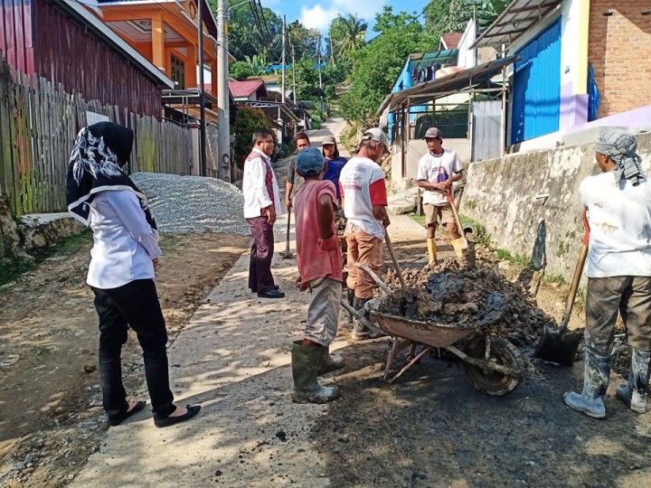13 November 2019 ... Peninjauan Lurah Karang Anyar Bpk. Mochammad Erlan, SE pada Pengerjaan Proyek Drainase di Kel. Karang Anyar