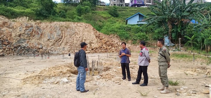 21 November 2019 ... Peninjauan lapangan pembangunan masjid Al-Ikhlas RT 37  Oleh Lurah Karang Anyar Bpk. Mochammad Erlan , SE yang didampingi oleh Kasi Ekobang dan LH  beserta Staf serta Ketua RT 37 dan Pengurus Masjid Al-Ikhlas