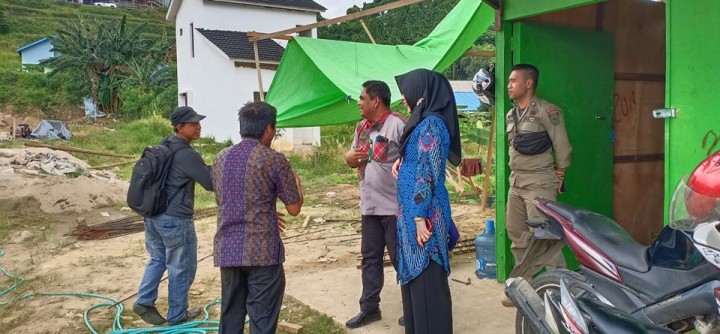 21 November 2019 ... Peninjauan lapangan pembangunan masjid Al-Ikhlas RT 37  Oleh Lurah Karang Anyar Bpk. Mochammad Erlan , SE yang didampingi oleh Kasi Ekobang dan LH  beserta Staf serta Ketua RT 37 dan Pengurus Masjid Al-Ikhlas