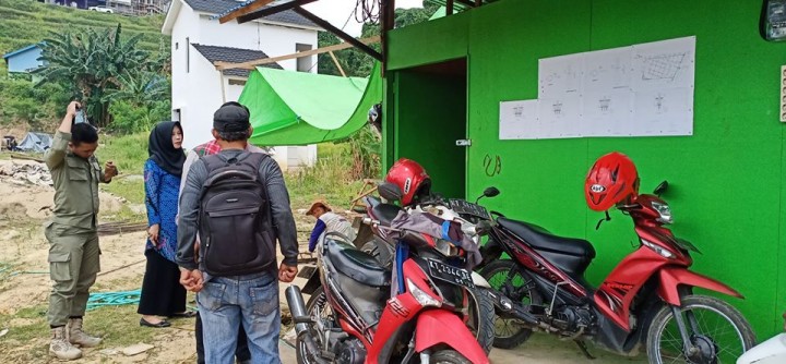 21 November 2019 ... Peninjauan lapangan pembangunan masjid Al-Ikhlas RT 37  Oleh Lurah Karang Anyar Bpk. Mochammad Erlan , SE yang didampingi oleh Kasi Ekobang dan LH  beserta Staf serta Ketua RT 37 dan Pengurus Masjid Al-Ikhlas