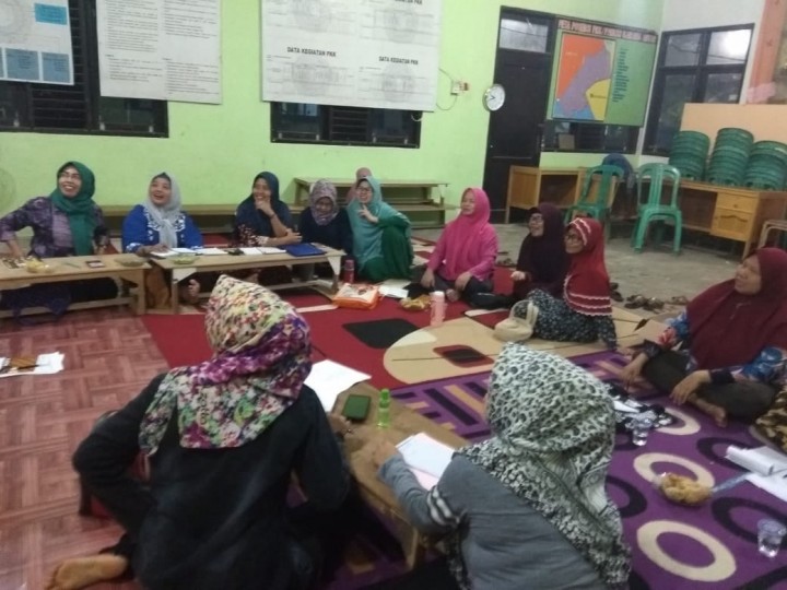 04 Desember 2019, Pertemuan Kader Tp. PKK Kel. Karang Anyar di balai LPM Kel. Karang Anyar yang dihadiri oleh Lurah Karang Anyar Bpk. Mochammad Erlan, SE beserta Ketua Tp. PKK Kel. Karang Anyar Ibu SUPIYAH, SE