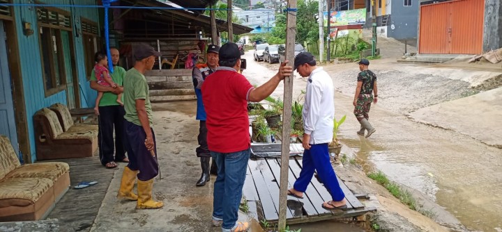 Kegiatan kerja bakti di Wilayah Jalan Kelapa Gading Karang Anyar pada tanggal 18 & 19 Januari 2020 di hadiri Lurah Karang Anyar beserta staf dan unsur Kelurahan.