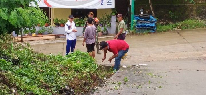 Kegiatan kerja bakti di Wilayah Jalan Kelapa Gading Karang Anyar pada tanggal 18 & 19 Januari 2020 di hadiri Lurah Karang Anyar beserta staf dan unsur Kelurahan.