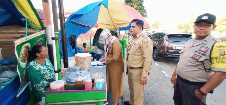 27 Februari 2020, Kegiatan Pendataan dan Pembinaan PKL di sepanjang Jalan Ulin RT.014 (Belakang Islamic Center) bersama Staf dan Babinkamtibmas Karang Anyar
