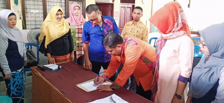 Latepost 27 Februari 2020 ... Kegiatan pertemuan rutin PKK yang diisi dengan sosialisasi "GERMAS" Gerakan masyarakat Hidup Sehat" dari UPT BLUD Puskesmas Wonorejo