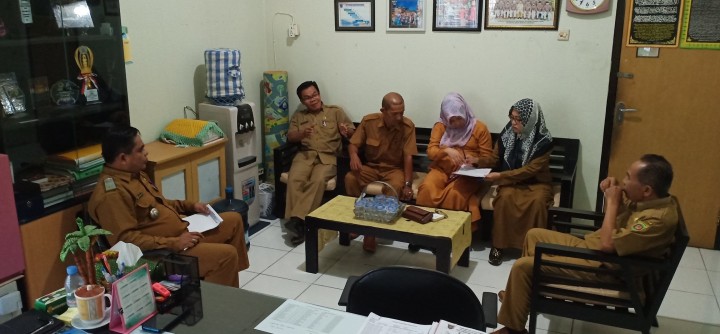 03 Maret 2020 ... Kunjungan Camat Sungai Kunjang beserta Kasi Pemeritahan Kec. Sungai Kunjang  dalam rangka lanjutan Pembinaan Pelayanan Publik oleh Pihak Kecamatan Sungai Kunjang ...