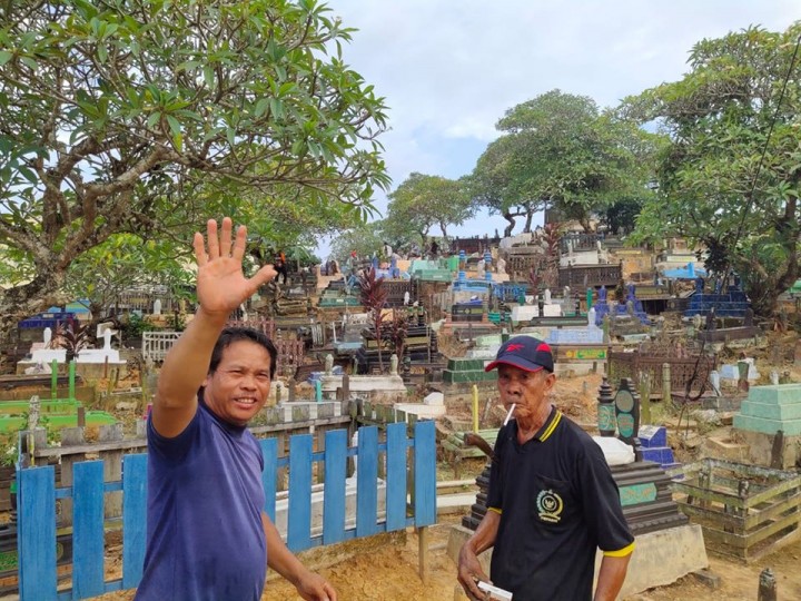 15 Maret 2020 .... Kegiatan Gotong royong bersama membersihkan kuburan muslimin gunung pengah Jl. Tengkawang RT 15 Kel. Karang Anyar