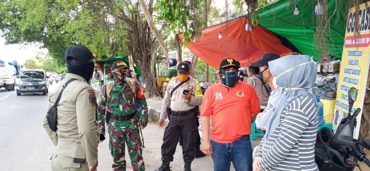 28 Maret 2020 pelaksanaan himbauan kepada para PKL di jalan cendana terkait virus Corona dan pembagian selebaran himbauan dari Kapolri