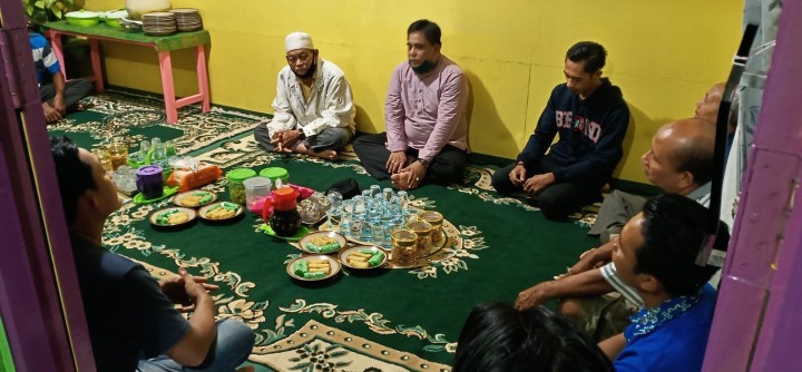 Latepost 05 Juni 2020 ... Pertemuan antara Lurah Karang Anyar serta Ketua LPM bersama warga RT 13 Kel. Karang Anyar