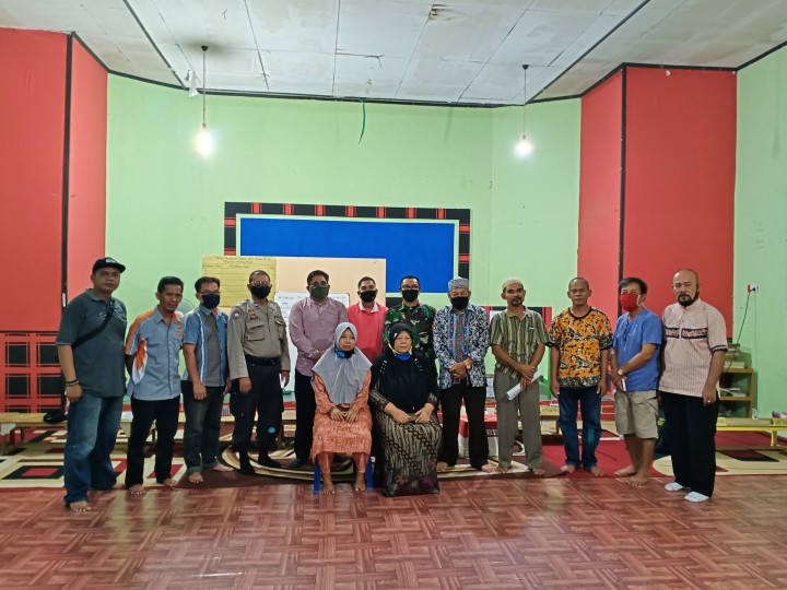 24 Juni 2020 .... Pemilihan Ketua RT 04 dan RT 16 di Kelurahan Karang Anyar yang dihadiri oleh Lurah Karang Anyar bersama jajaran staf serta Babinsa dan Bhabinkamtibmas Kel. Karang Anyar