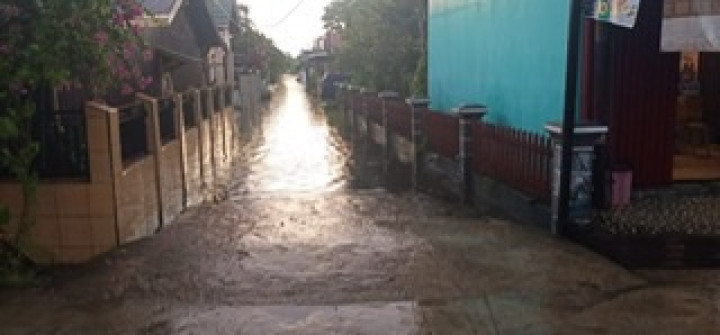 Kamis, 11 Maret 2021, Bapak Lurah memonitor  banjir di kelapa gading rt. 11,14 ,15,37 dan 38