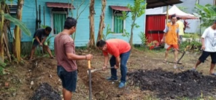 Minggu, 14 Maret 2021, Kerja bakti di RT.035 bersama warga dan jajaran kelurahan Karang Anyar
