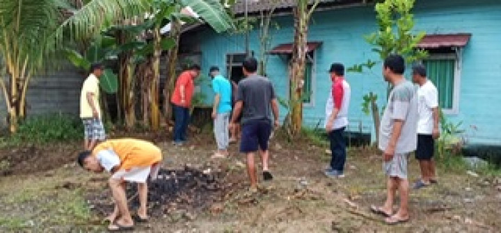 Minggu, 14 Maret 2021, Kerja bakti di RT.035 bersama warga dan jajaran kelurahan Karang Anyar
