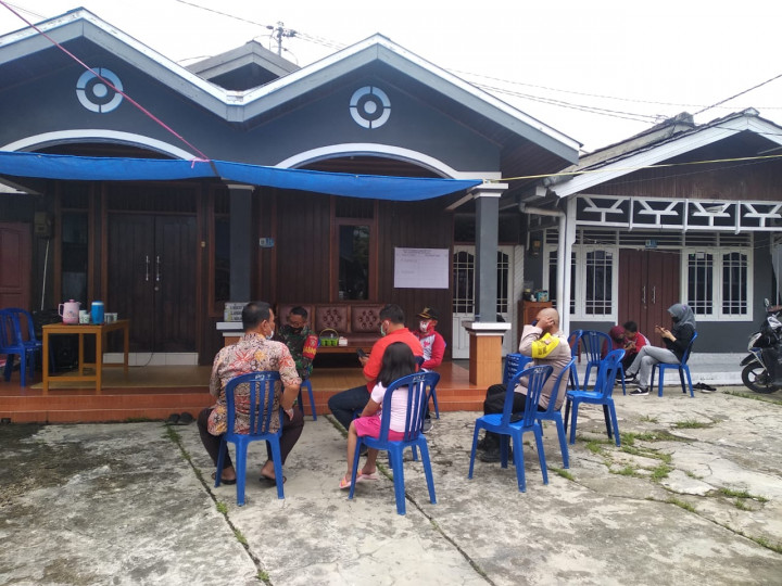 Minggu, 14 Maret 2021, memonitor kegiatan pemilihan ketua RT.030 bersama jajaran kelurahan karang anyar