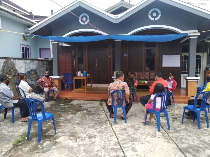 Minggu, 14 Maret 2021, memonitor kegiatan pemilihan ketua RT.030 bersama jajaran kelurahan karang anyar